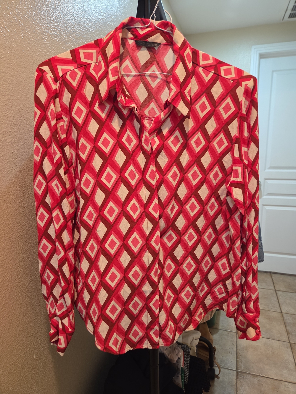 Zara Pink and White Geometric Button-Up Blouse